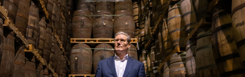 Keir Starmer amongst Scotch Whisky casks at InchDarnie Distillery